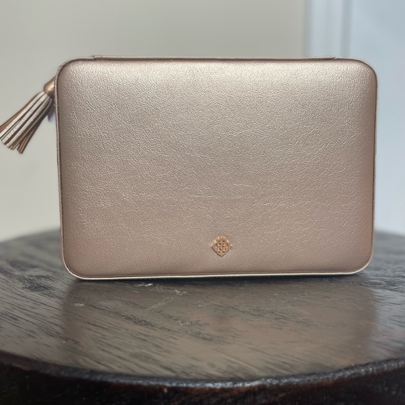 NWT Kendra Scott Medium Travel Jewelry Case in Rose Gold! - Picture 2 of 7